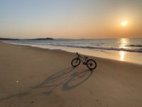 No.084 夕陽と自転車